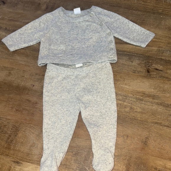 GAP Sweater Set - Picture 1 of 6